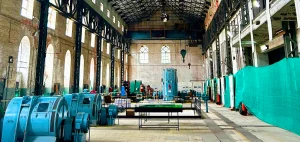 Hidroelektrik santralinde türbin ve jeneratör ekipmanları