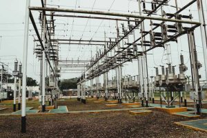 Trafo buşinglerinde izolasyon ve elektriksel bağlantı yapısı